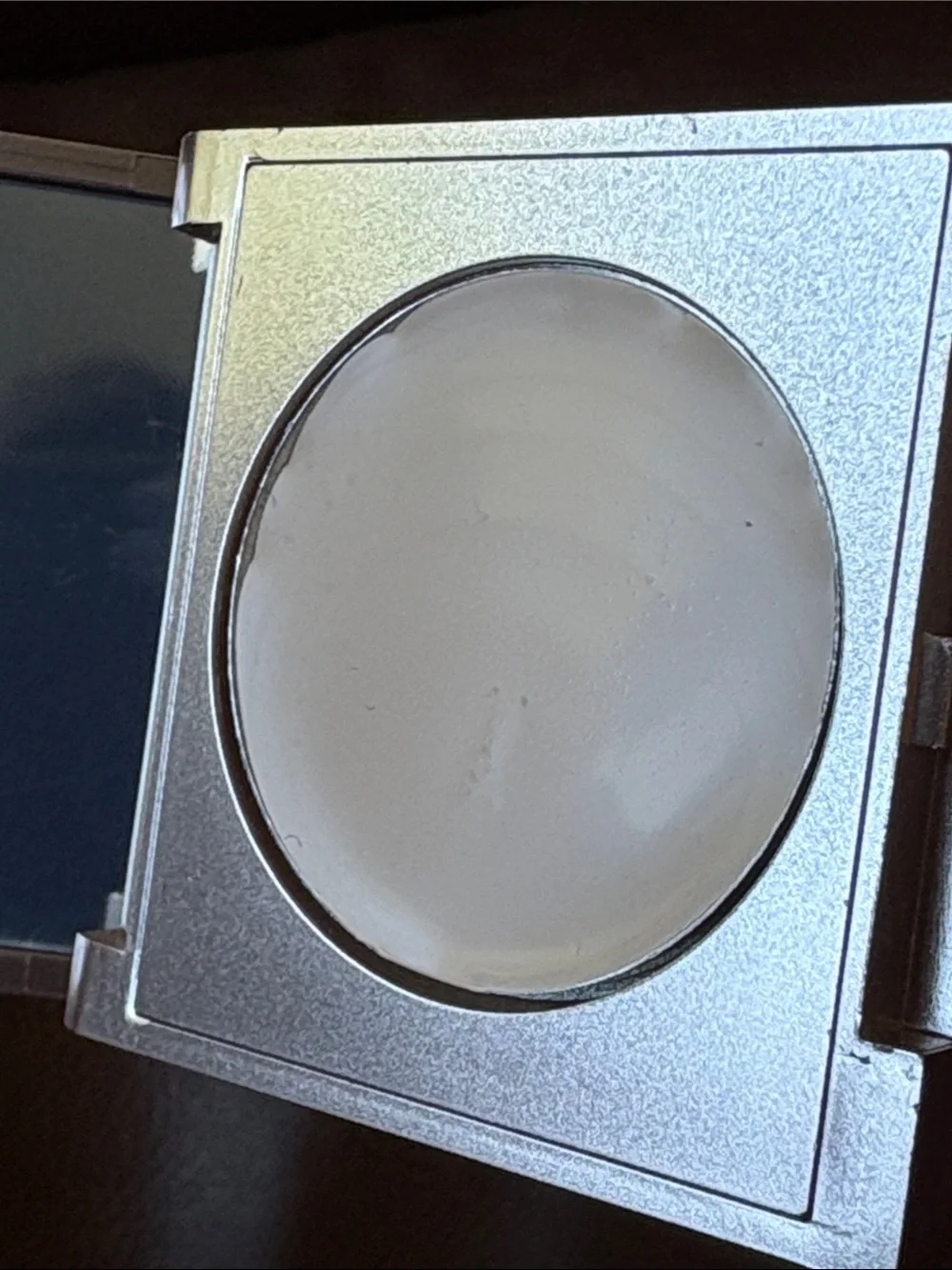 Cream Undereye Concealer Compact - Light/Medium Peach